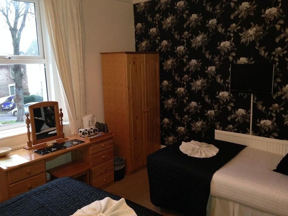 Atlantis Bed & Breakfast 4*