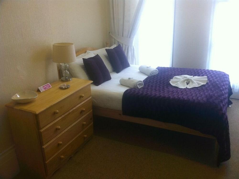 Couette-café Atlantis 4*