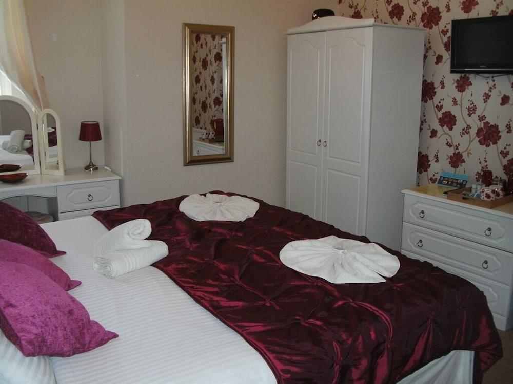 Atlantis 4*